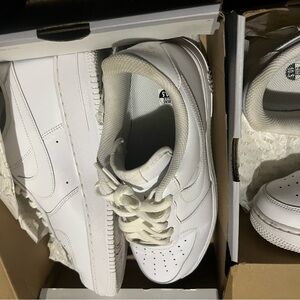 Classic White Men's Sneakers
